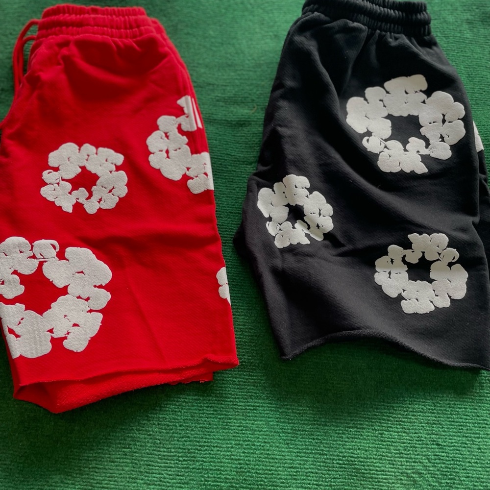 Red and Black Floral Print Casual Shorts
